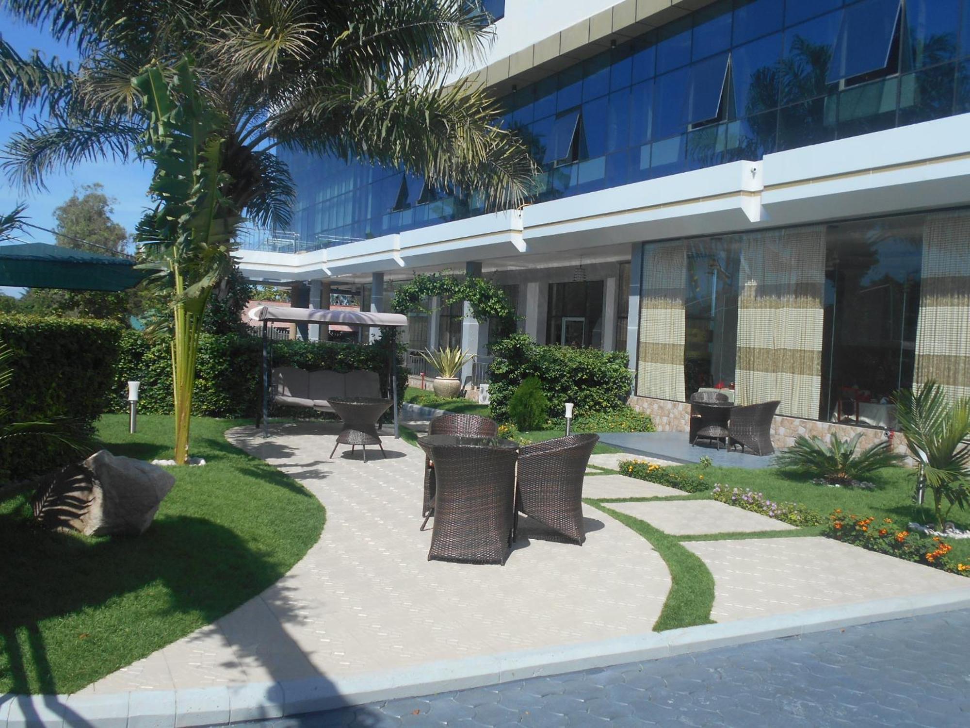 Adden Palace Hotel & Conference Centre Mwanza Exterior foto