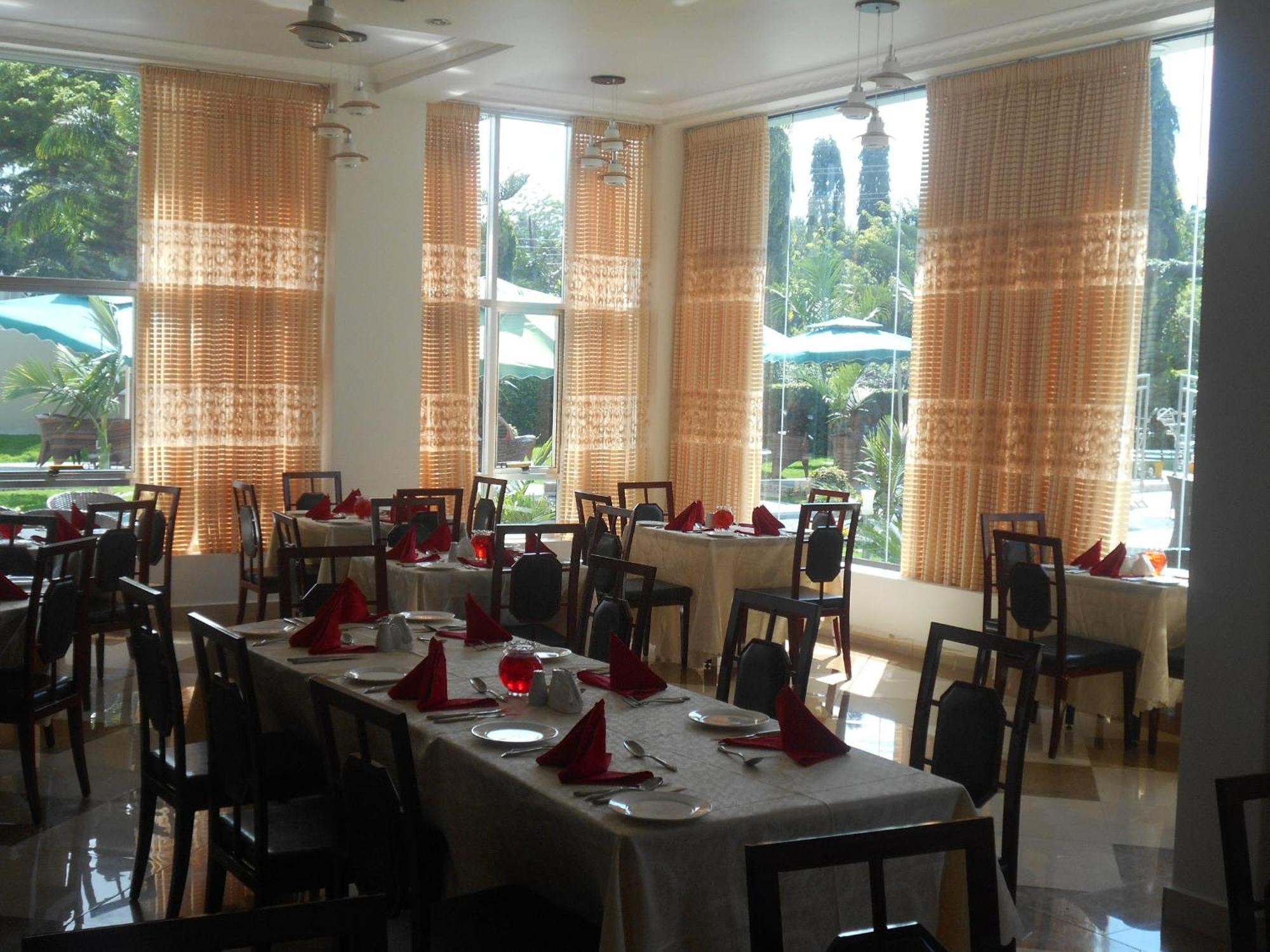 Adden Palace Hotel & Conference Centre Mwanza Exterior foto